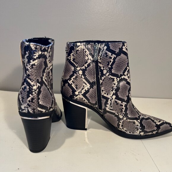 NWOT Circus by Sam Edelman Black & Gray Snakeskin Print Ankle Boots, Size 8M - Picture 4 of 13